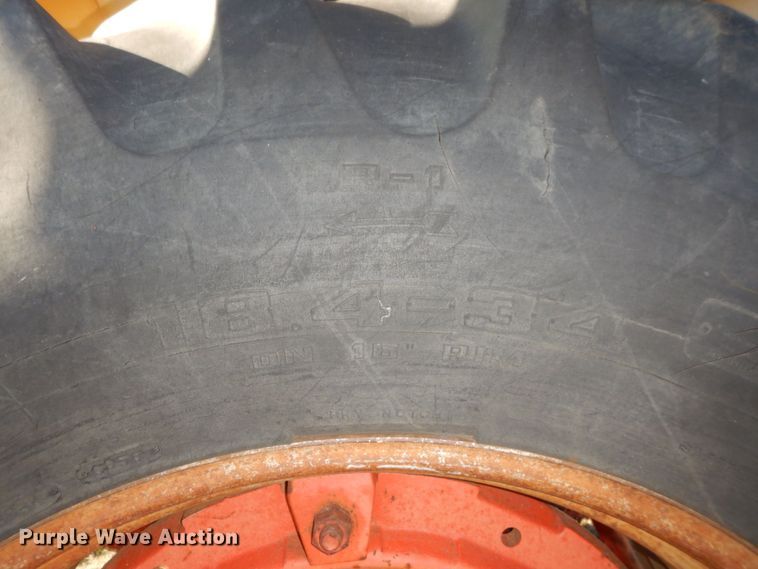 image for item DS1439 1973 Case 870  tractor