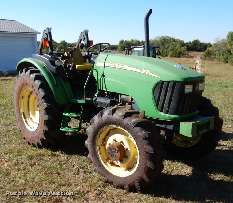 image for item DS1440 2006 John Deere 5425  MFWD tractor