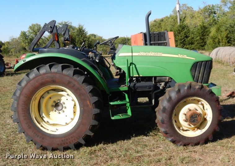image for item DS1440 2006 John Deere 5425  MFWD tractor
