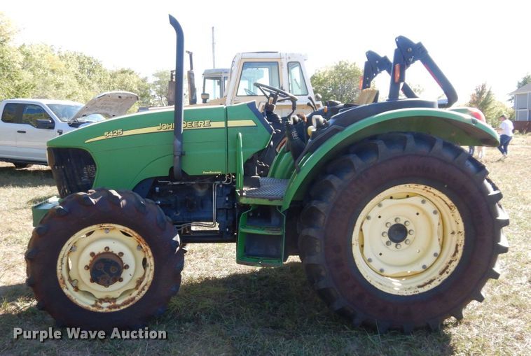 image for item DS1440 2006 John Deere 5425  MFWD tractor