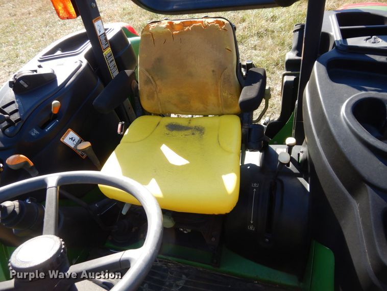 image for item DS1440 2006 John Deere 5425  MFWD tractor