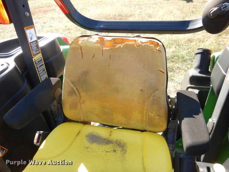 image for item DS1440 2006 John Deere 5425  MFWD tractor