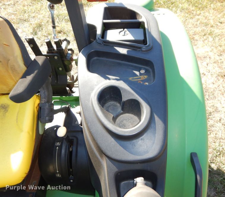 image for item DS1440 2006 John Deere 5425  MFWD tractor