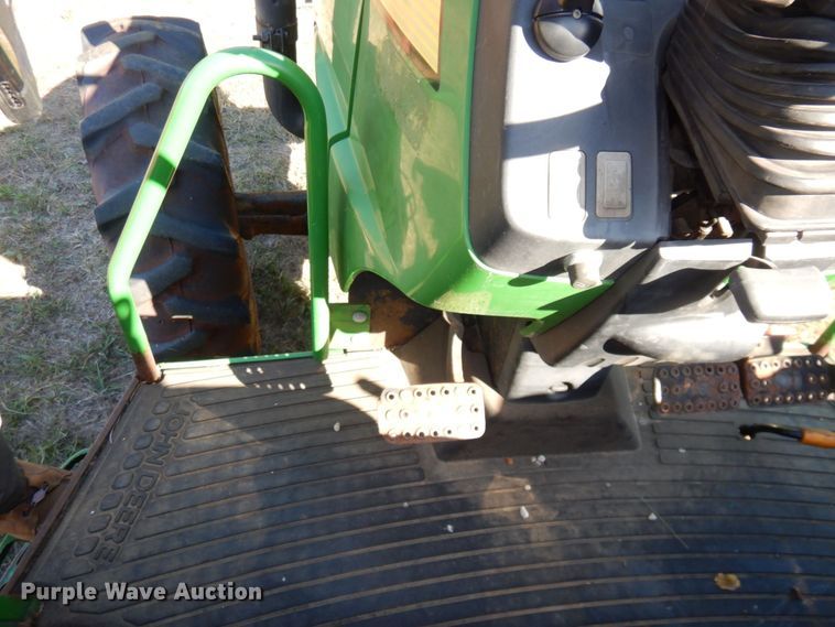 image for item DS1440 2006 John Deere 5425  MFWD tractor