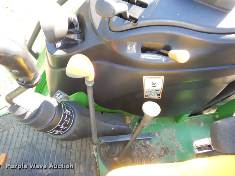 image for item DS1440 2006 John Deere 5425  MFWD tractor