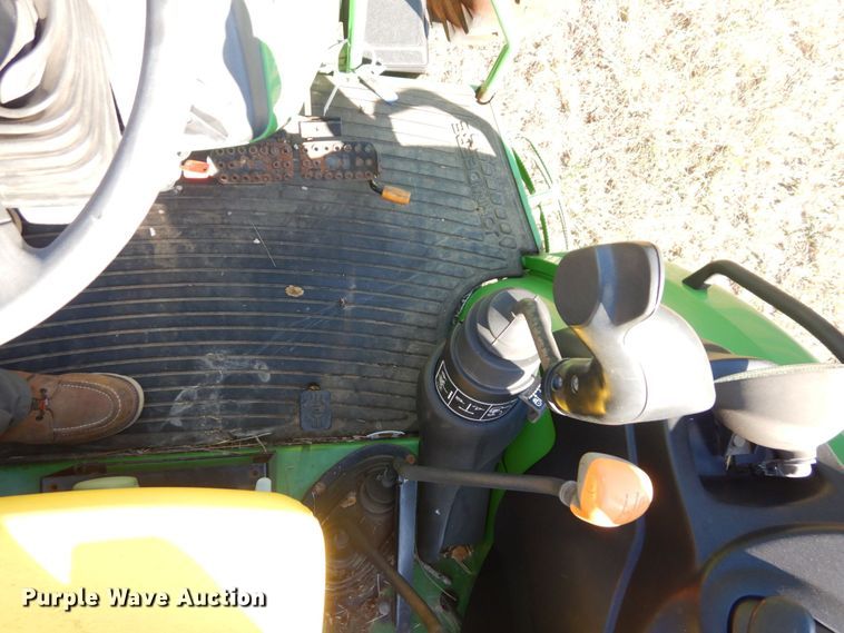 image for item DS1440 2006 John Deere 5425  MFWD tractor