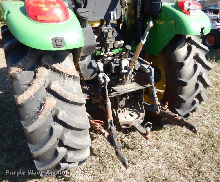 image for item DS1440 2006 John Deere 5425  MFWD tractor