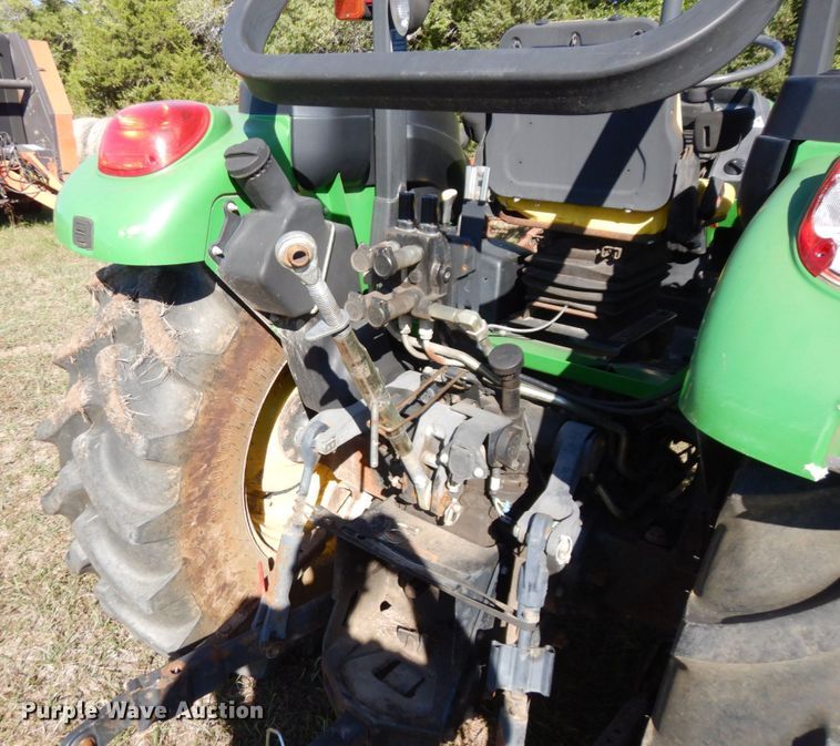 image for item DS1440 2006 John Deere 5425  MFWD tractor
