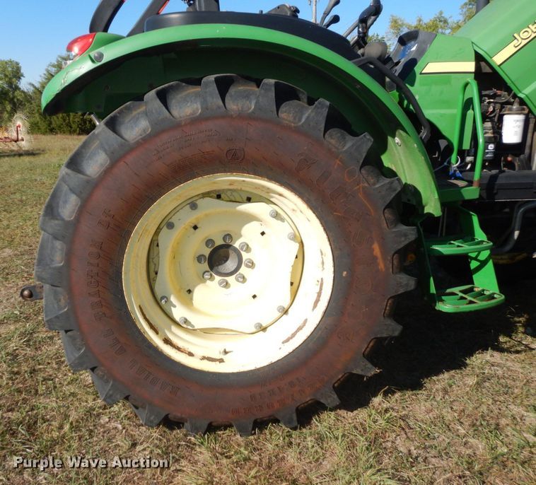 image for item DS1440 2006 John Deere 5425  MFWD tractor