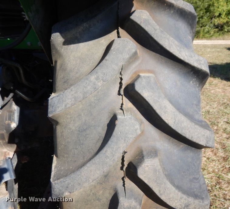 image for item DS1440 2006 John Deere 5425  MFWD tractor