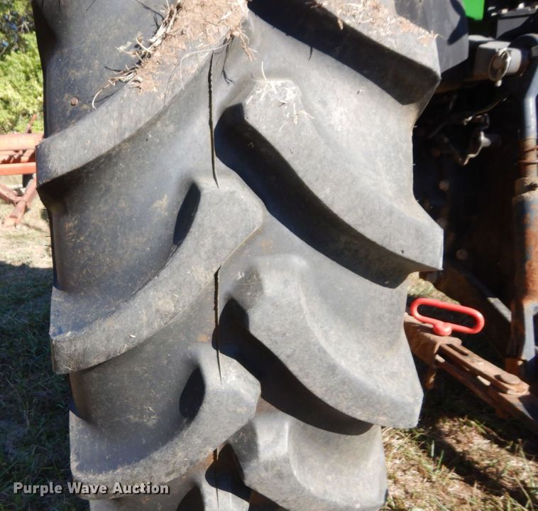 image for item DS1440 2006 John Deere 5425  MFWD tractor