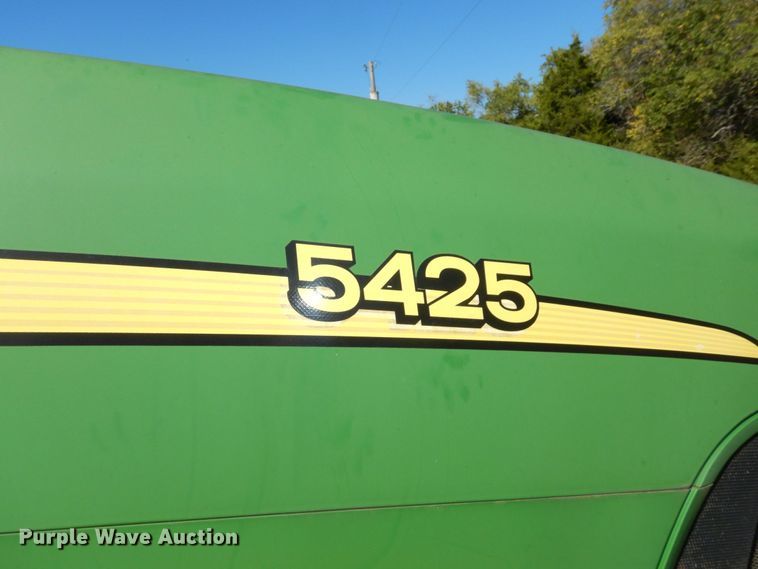 image for item DS1440 2006 John Deere 5425  MFWD tractor