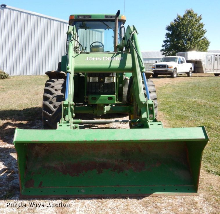 image for item DS1448 2001 John Deere 7210  MFWD tractor