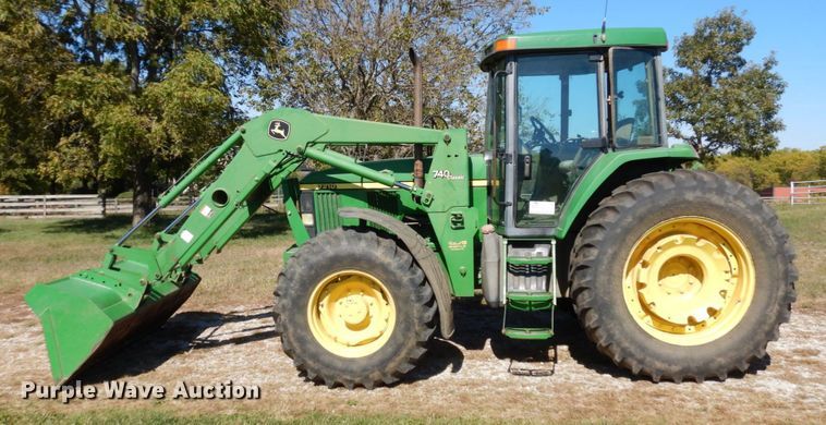 image for item DS1448 2001 John Deere 7210  MFWD tractor