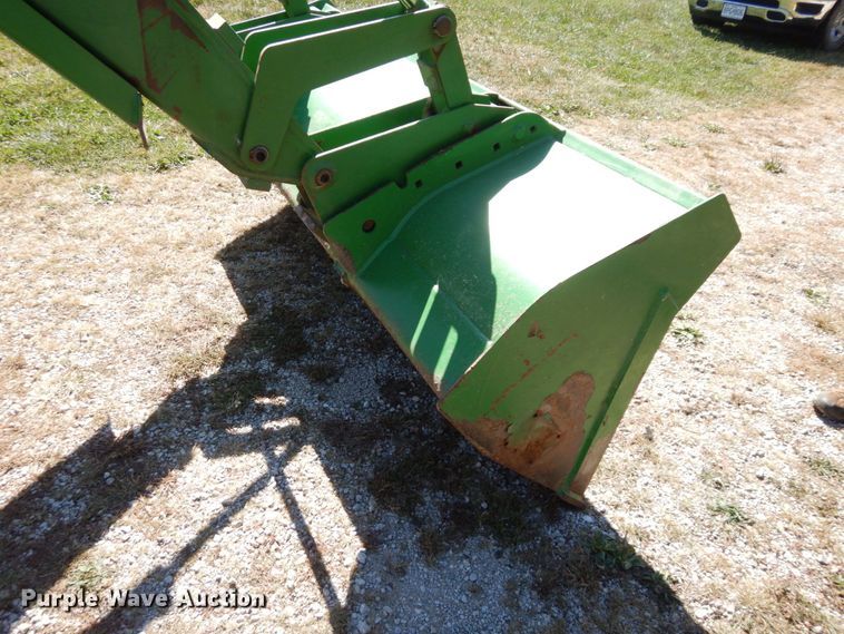 image for item DS1448 2001 John Deere 7210  MFWD tractor