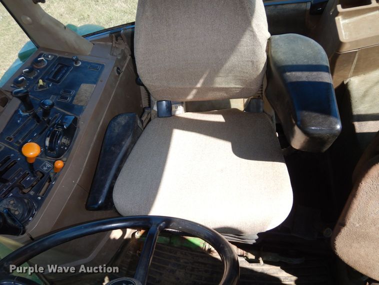 image for item DS1448 2001 John Deere 7210  MFWD tractor