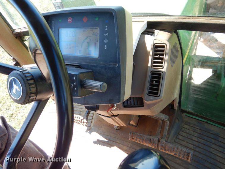 image for item DS1448 2001 John Deere 7210  MFWD tractor