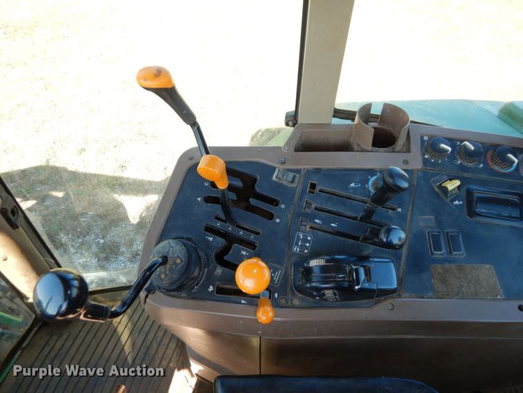 image for item DS1448 2001 John Deere 7210  MFWD tractor