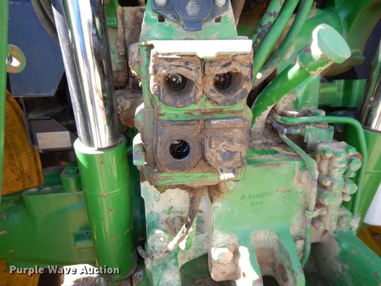 image for item DS1448 2001 John Deere 7210  MFWD tractor