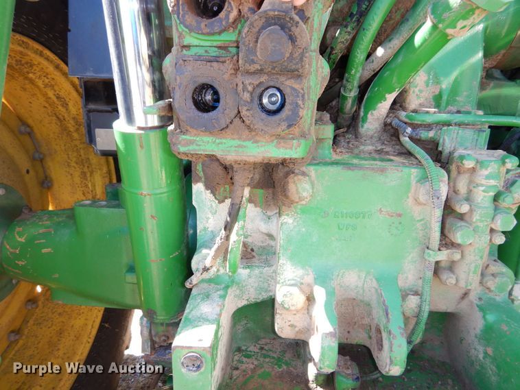 image for item DS1448 2001 John Deere 7210  MFWD tractor