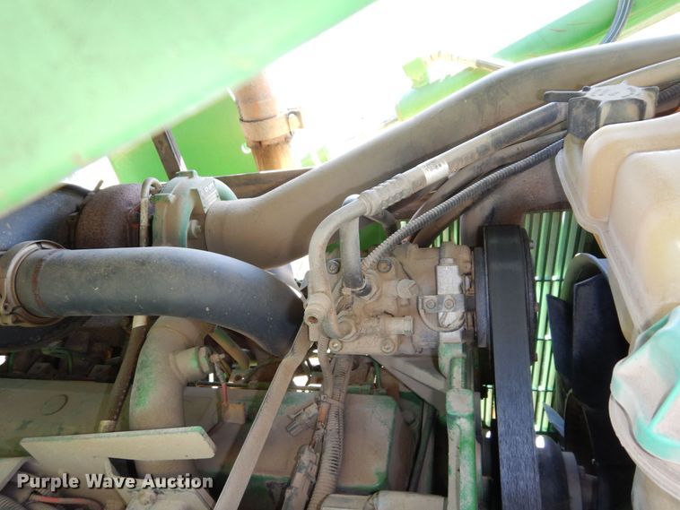 image for item DS1448 2001 John Deere 7210  MFWD tractor