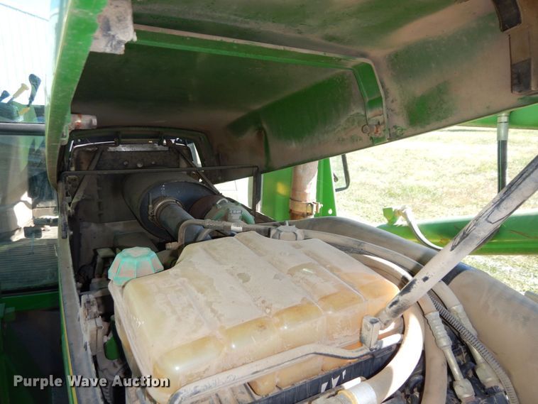 image for item DS1448 2001 John Deere 7210  MFWD tractor