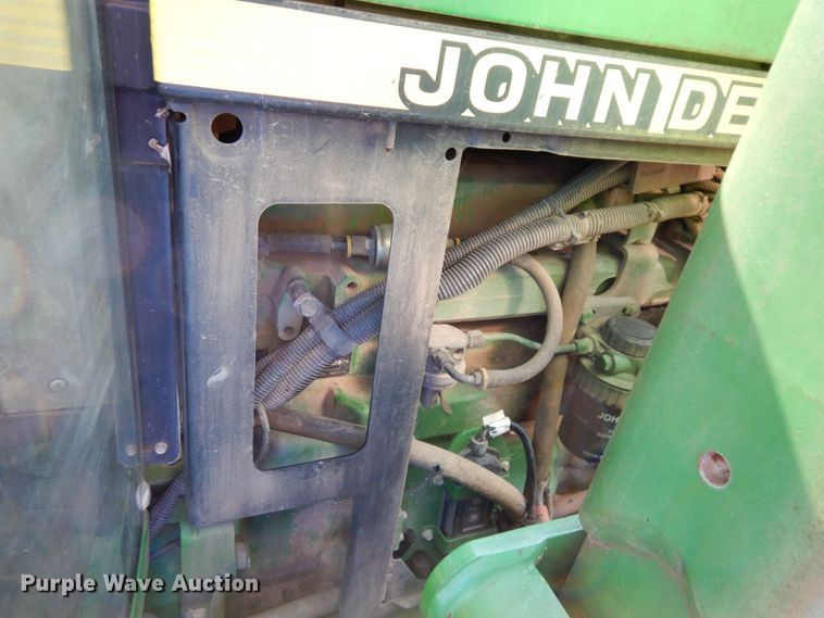 image for item DS1448 2001 John Deere 7210  MFWD tractor