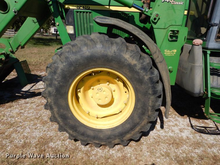 image for item DS1448 2001 John Deere 7210  MFWD tractor