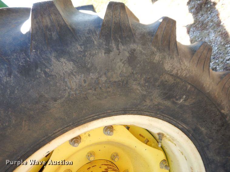 image for item DS1448 2001 John Deere 7210  MFWD tractor