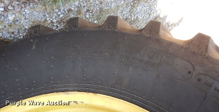 image for item DS1448 2001 John Deere 7210  MFWD tractor