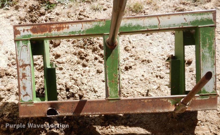 image for item DS1448 2001 John Deere 7210  MFWD tractor