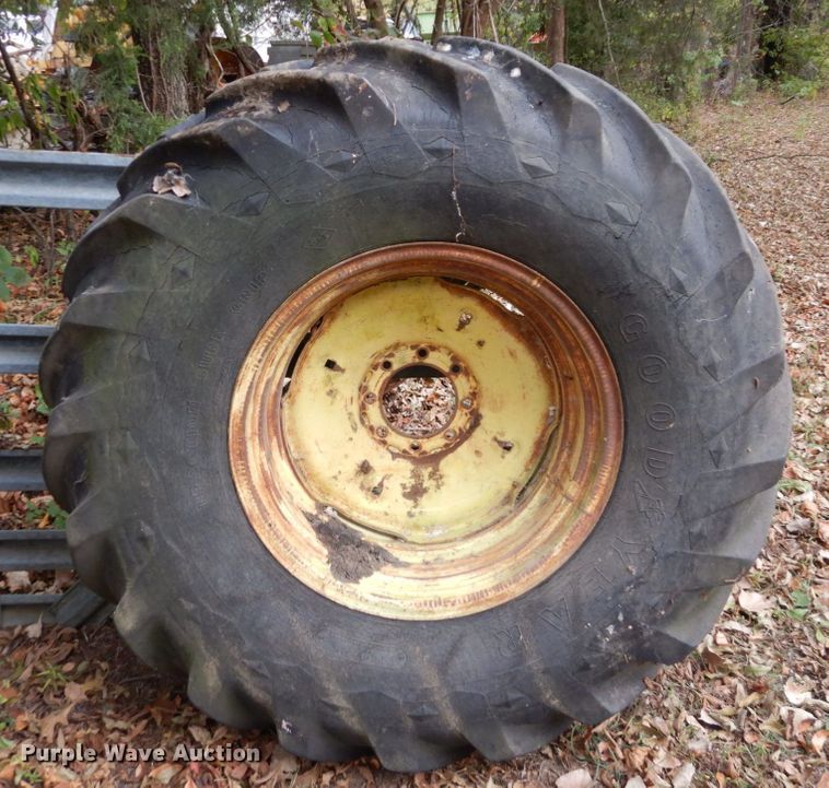 image for item DS1451 (5) tires and wheels