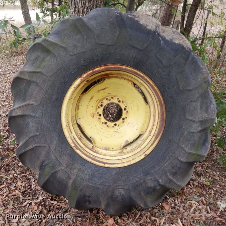 image for item DS1451 (5) tires and wheels