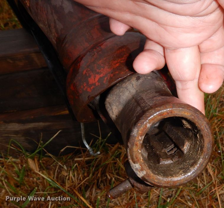 image for item DS1464 International 46  small square baler