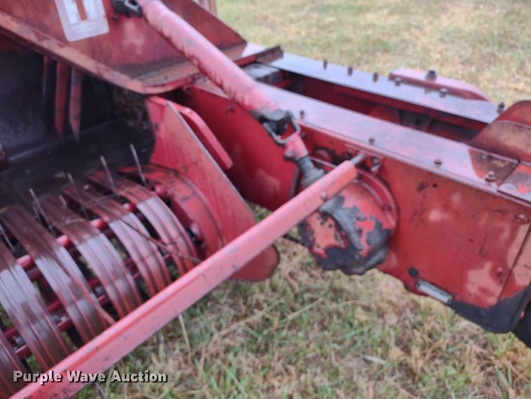 image for item DS1464 International 46  small square baler