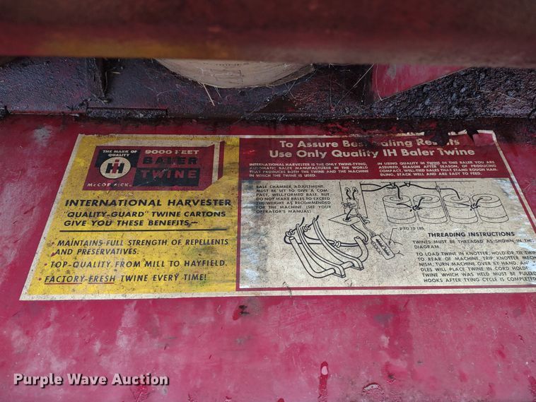 image for item DS1464 International 46  small square baler