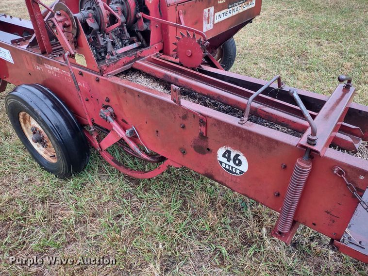 image for item DS1464 International 46  small square baler