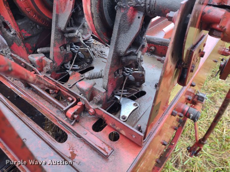 image for item DS1464 International 46  small square baler