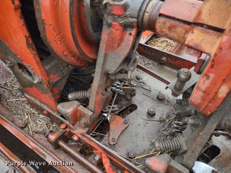 image for item DS1464 International 46  small square baler