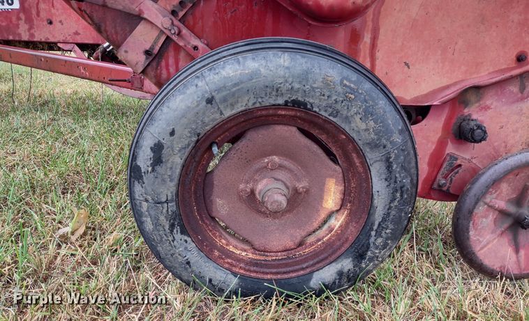 image for item DS1464 International 46  small square baler