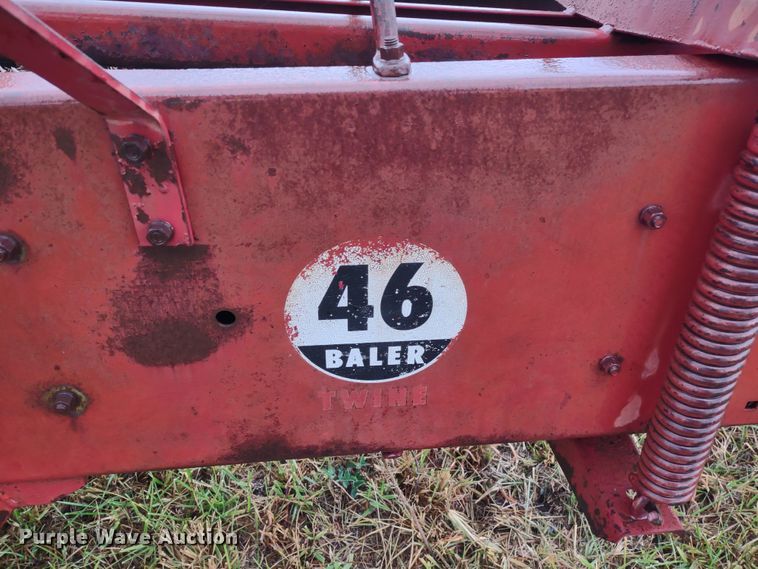 image for item DS1464 International 46  small square baler