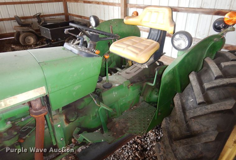 image for item DS1468 1966 John Deere 1020  tractor
