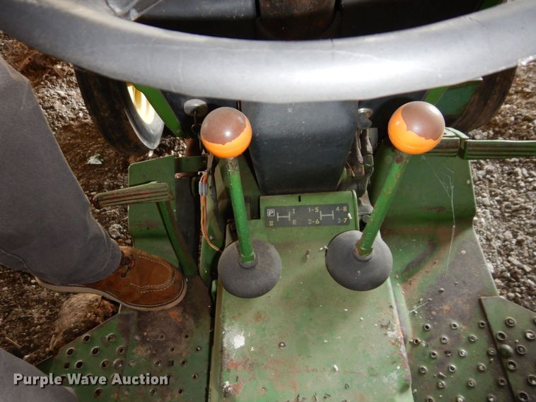 image for item DS1468 1966 John Deere 1020  tractor