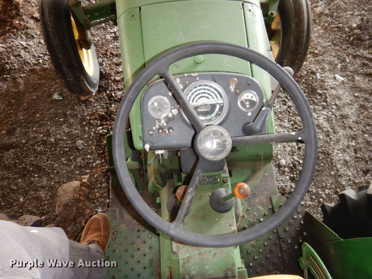 image for item DS1468 1966 John Deere 1020  tractor