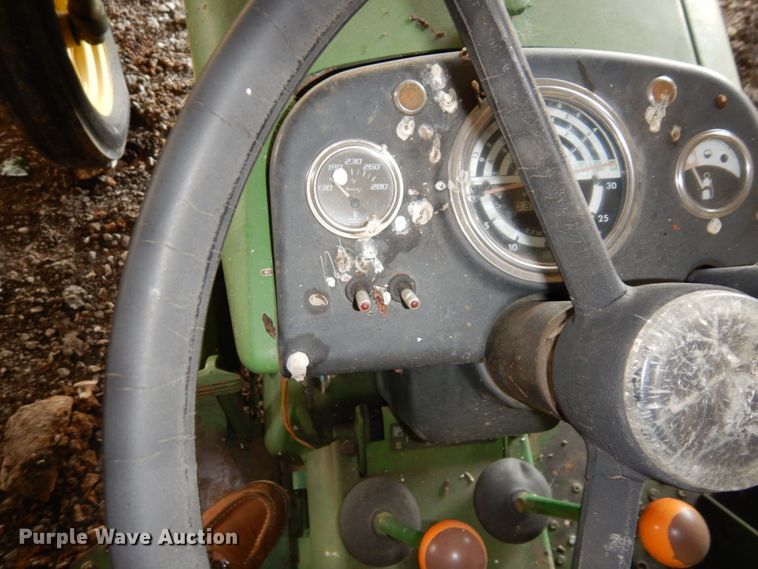 image for item DS1468 1966 John Deere 1020  tractor