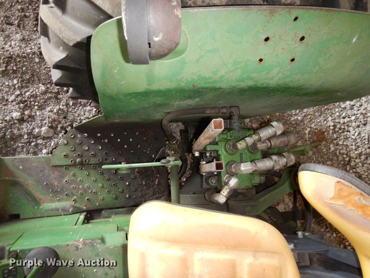 image for item DS1468 1966 John Deere 1020  tractor