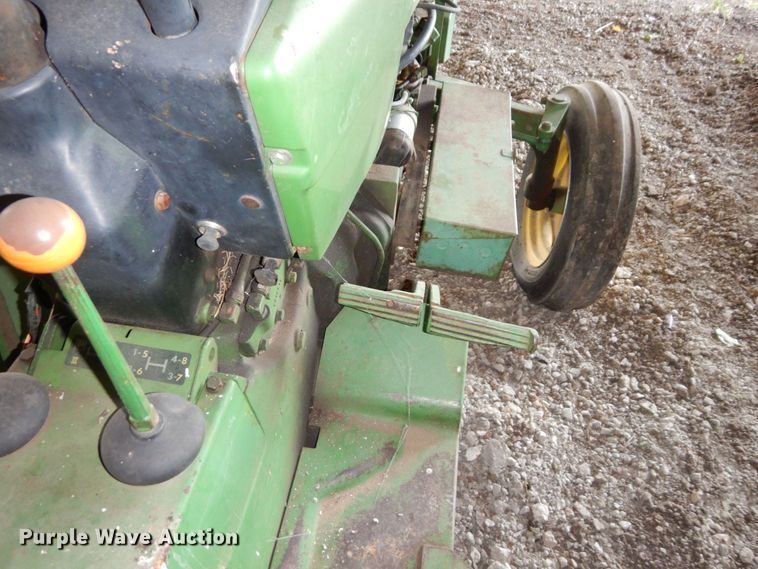 image for item DS1468 1966 John Deere 1020  tractor