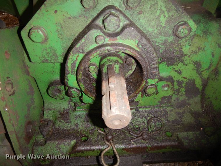 image for item DS1468 1966 John Deere 1020  tractor