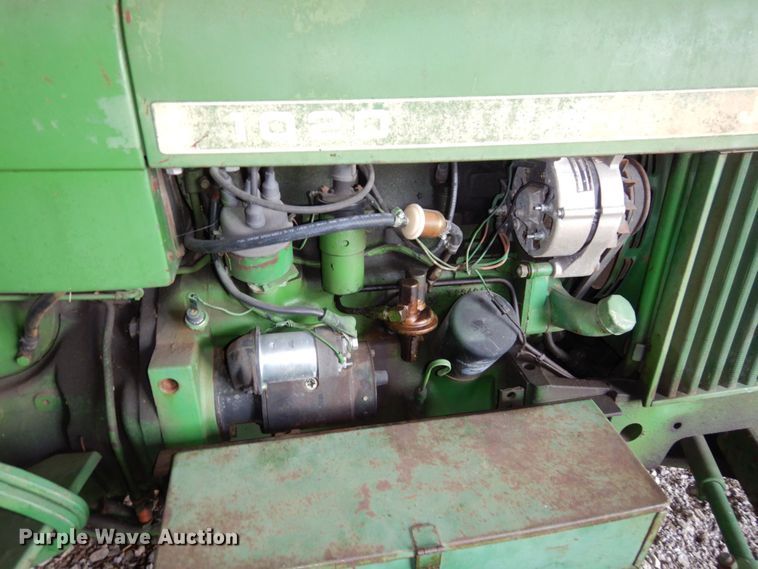 image for item DS1468 1966 John Deere 1020  tractor