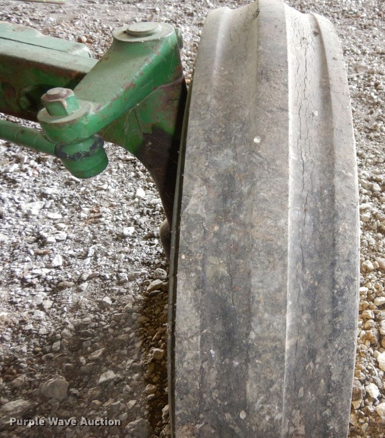 image for item DS1468 1966 John Deere 1020  tractor